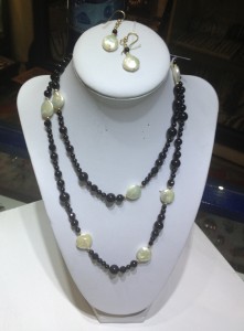 Collar Obsidiana ,goldfilled  Perlas de Rio barrocas